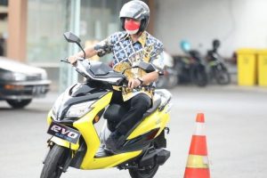Jajal Motor Listrik Karya Anak Bangsa, Ganjar Pranowo Tegaskan Desainnya Cocok Buat Kota-kota
