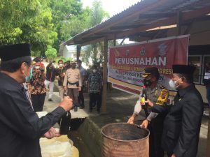 Jelang Nataru, Polres Bolmut Sigap Musnakan Miras Dan Knalpot Racing