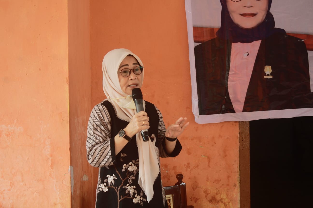 Masyarakat Tilote Keluhkan Banjir saat Reses Sitti Nur'ain Sompie