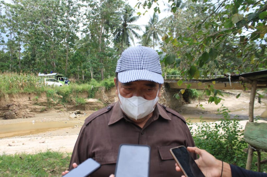 Tim Reses Dapil Kabupaten Gotontalo B Tinjau Jembatan Yang Hampir Putus