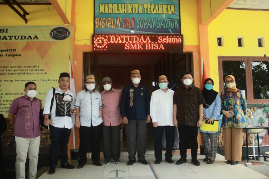 WINNET.ID - Kepsek SMKN 1 Batudaa Apresiasi Kunjungan Deprov Gorontalo
