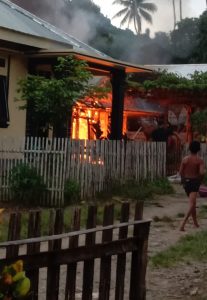 Ditinggal Pemilik, Rumah Warga Di Bolmut Dilahap Si Jago Merah