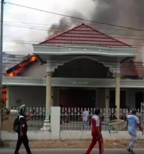 Flash News : Satu Rumah Mewah Milik Aleg Deprov Gorontalo Terbakar