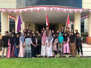 Gudep Pramuka SMKN 1 Kaidipang Bagikan 400 Takjil Gratis