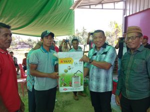 Bersama Bupati Bolmut Pemdes Jambusarang Salurkan Bantuan Ketahanan Pangan Pada 65 KPM