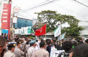 LMND dan HMI Cabang Gorontalo Gelar Unjuk Rasa Penolakan Kenaikan BBM