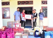 Sekda Ismail Madjid Terima Bantuan Untuk Korban Banjir di Tilongkabila