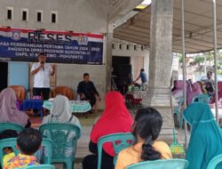 Mikson Yapanto Tatap Muka dengan Konstituen di Desa Apitalau, Paguyaman Pantai