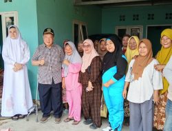 Tinjau Pembangunan BSPS Tahap II, Sun Biki Berikan Santunan Pribadi kepada Warga Penerima Manfaat